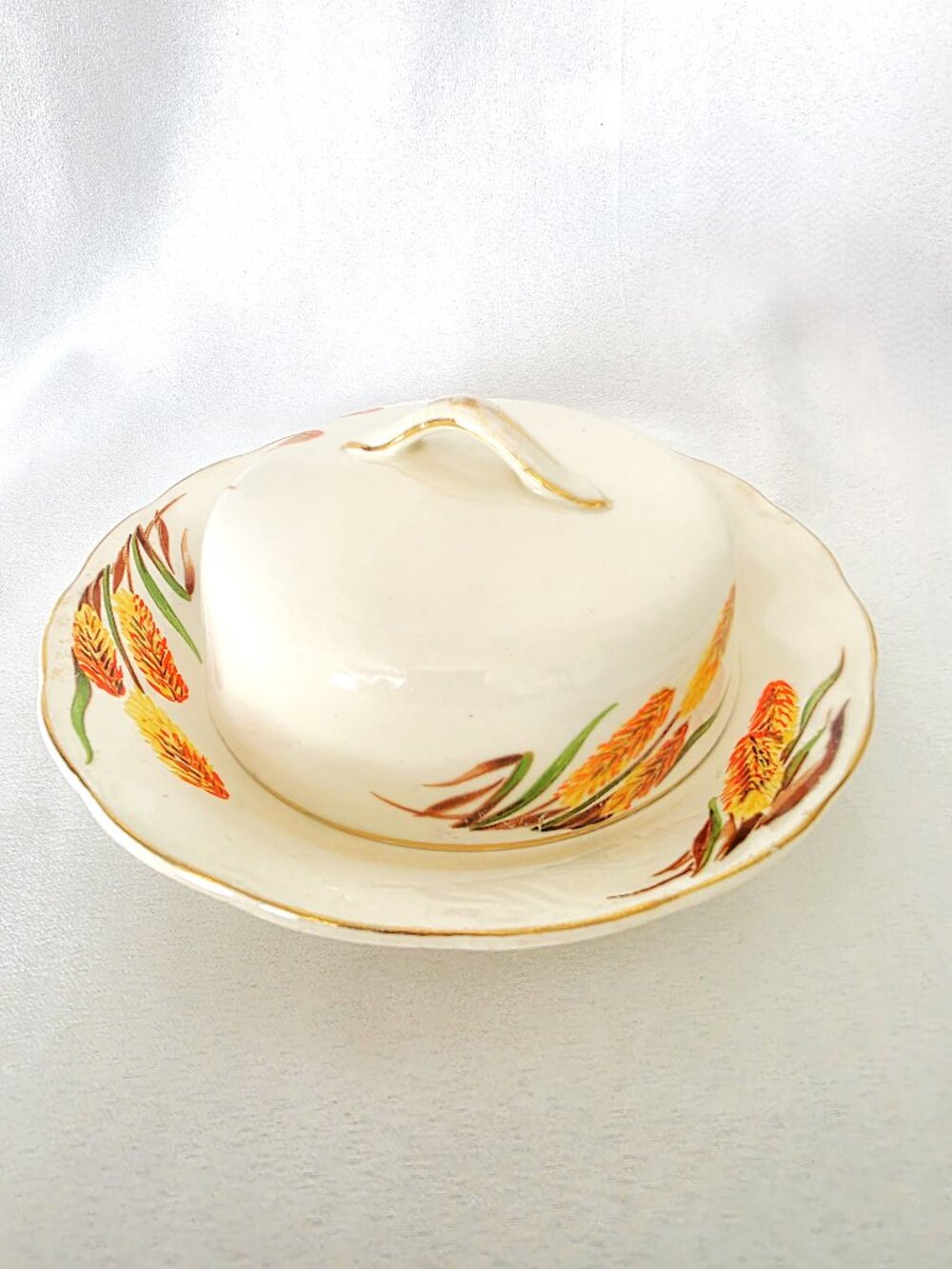 Grindley Creampetal covered butter dish or cheese dome